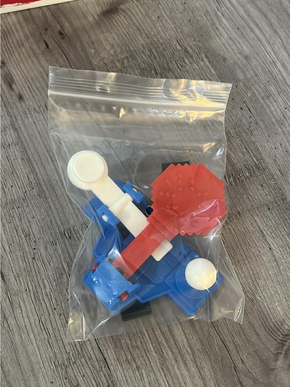 Space Invaders Retro Board Game Set - Red, Black, Blue - Picture 4 of 10